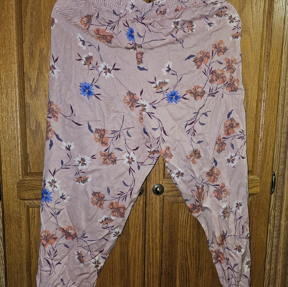 Jessica Simpson Crop Soft Pant
